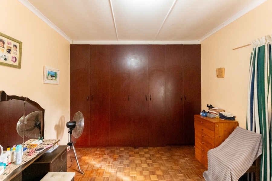 6 Bedroom Property for Sale in Laaiplek Western Cape